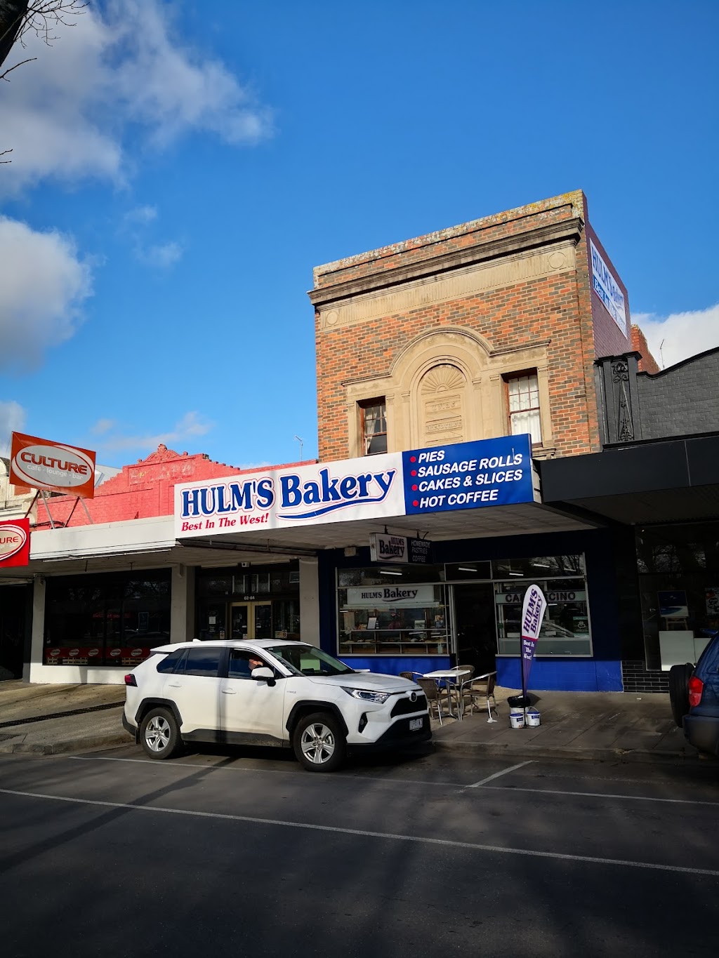 Hulms Bakery Colac | bakery | 66 Murray St, Colac VIC 3250, Australia | 0352312080 OR +61 3 5231 2080