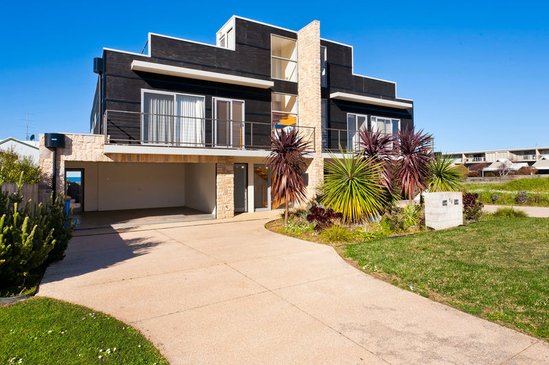 Apollo Bay Accommodation | real estate agency | 93 Great Ocean Rd, Apollo Bay VIC 3233, Australia | 0352372600 OR +61 3 5237 2600