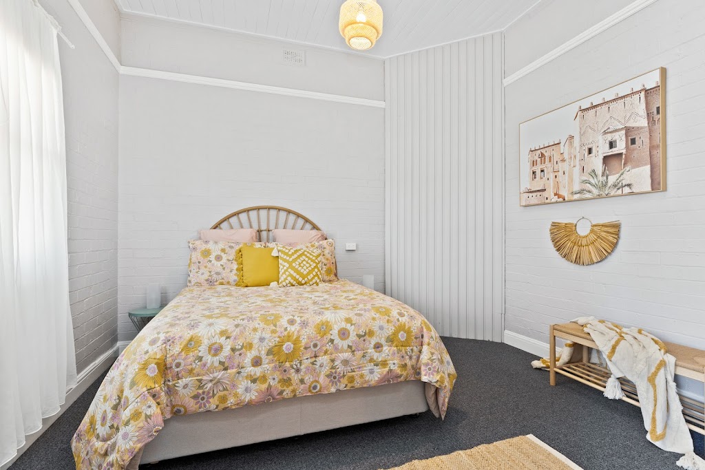 Clay Cottage Lithgow | 21 Silcock St, Pottery Estate NSW 2790, Australia | Phone: 0400 314 634