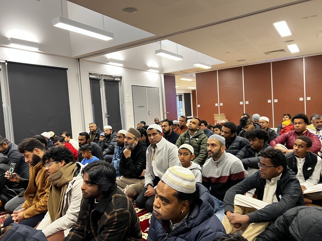 Friday Prayer (Jumuah) MLILC Manor Lakes Islamic Learing Centre | 11 Howqua Way, Wyndham Vale VIC 3024, Australia | Phone: 0431 534 458