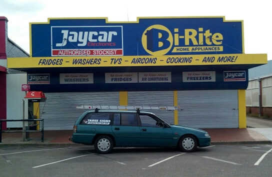 Taree Signs - Dave Ball Signs | store | 17 Waterman St, Old Bar NSW 2430, Australia | 0420515459 OR +61 420 515 459