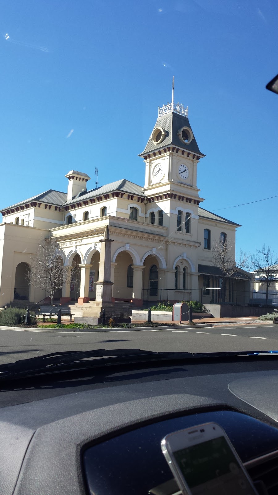 Australia Post - Tenterfield LPO | post office | 225 Rouse St, Tenterfield NSW 2372, Australia | 0267361295 OR +61 2 6736 1295