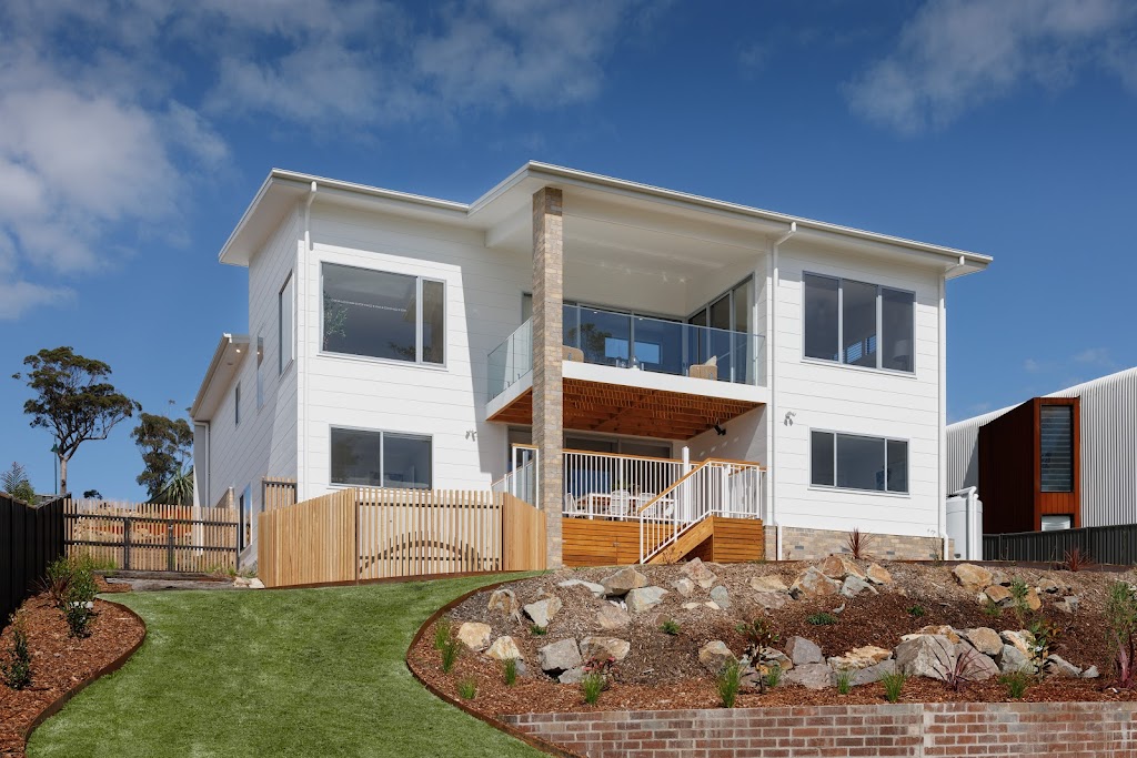 G.J. Gardner Homes - Sapphire Coast Display (Merimbua Design) | 160 Mirador Dr, Mirador NSW 2548, Australia | Phone: (02) 6495 6200