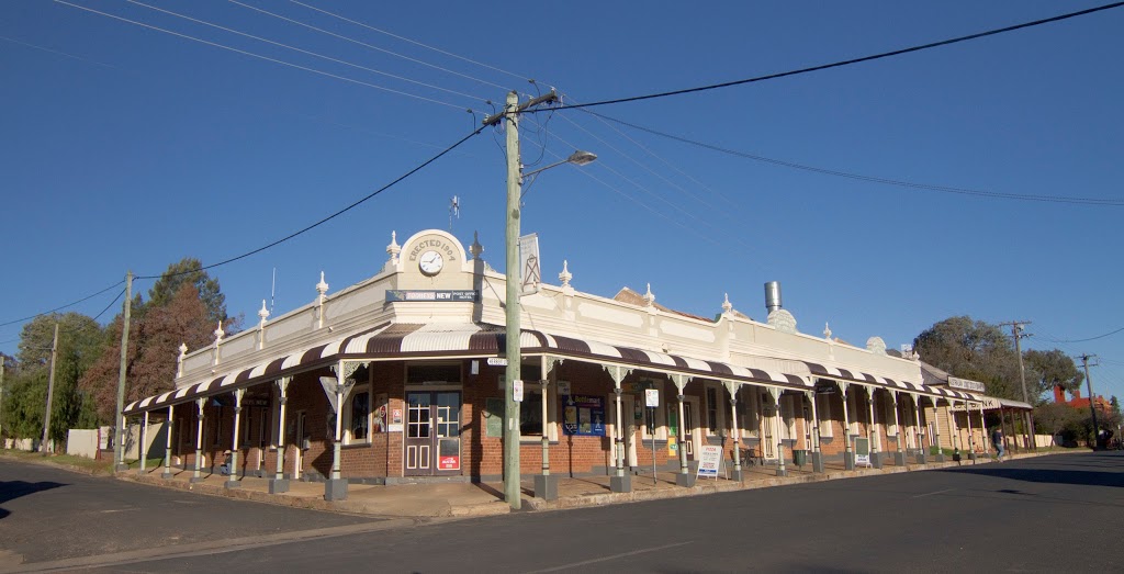 Post Office Hotel & Bottlemart Express | 97-99 Herbert St, Gulgong NSW 2852, Australia | Phone: (02) 6374 1031