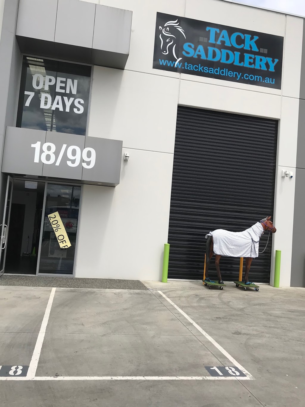 Tack Saddlery | clothing store | 18/99 Bald Hill Rd, Pakenham VIC 3810, Australia | 0359430745 OR +61 3 5943 0745