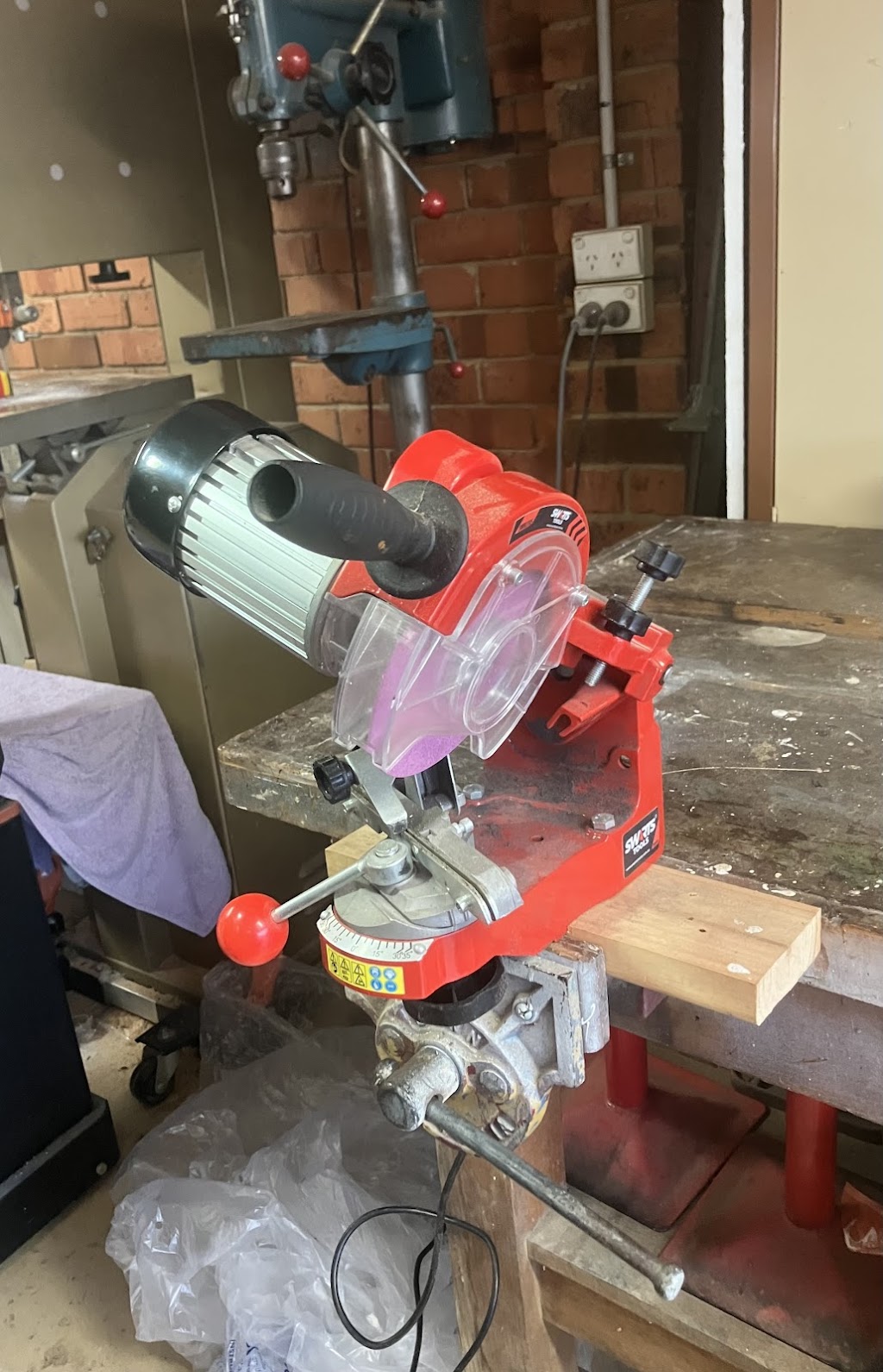 Chainsaw sharpening | 7 Aclare Rd, Cockatoo VIC 3781, Australia | Phone: 0403 319 416