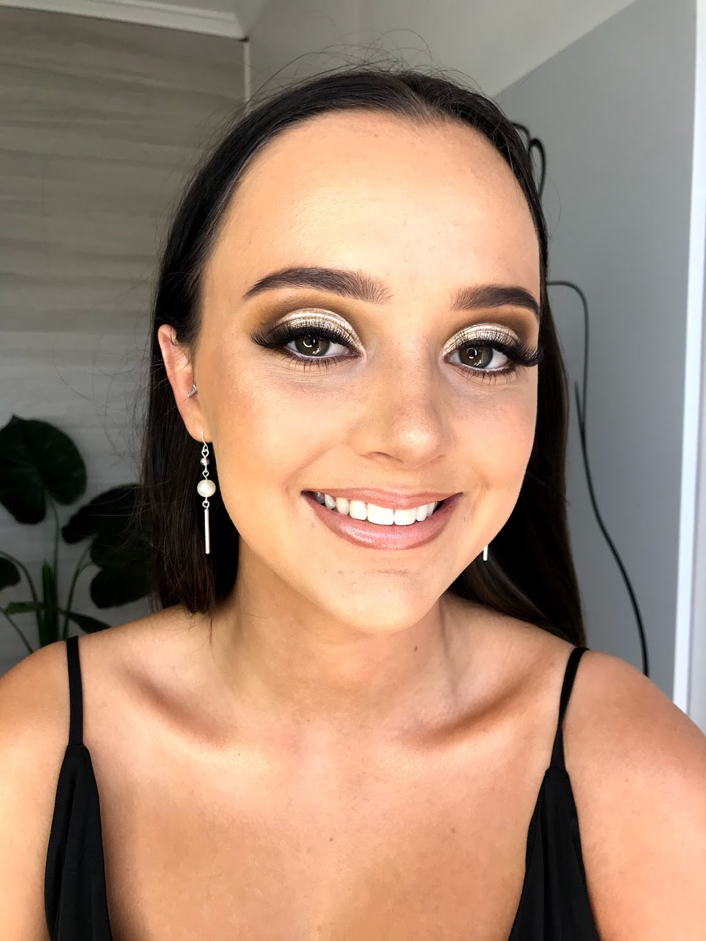 Tayissa Walters Makeup Artist | 33 Eleventh Ave, Brighton QLD 4017, Australia | Phone: 0466 797 254