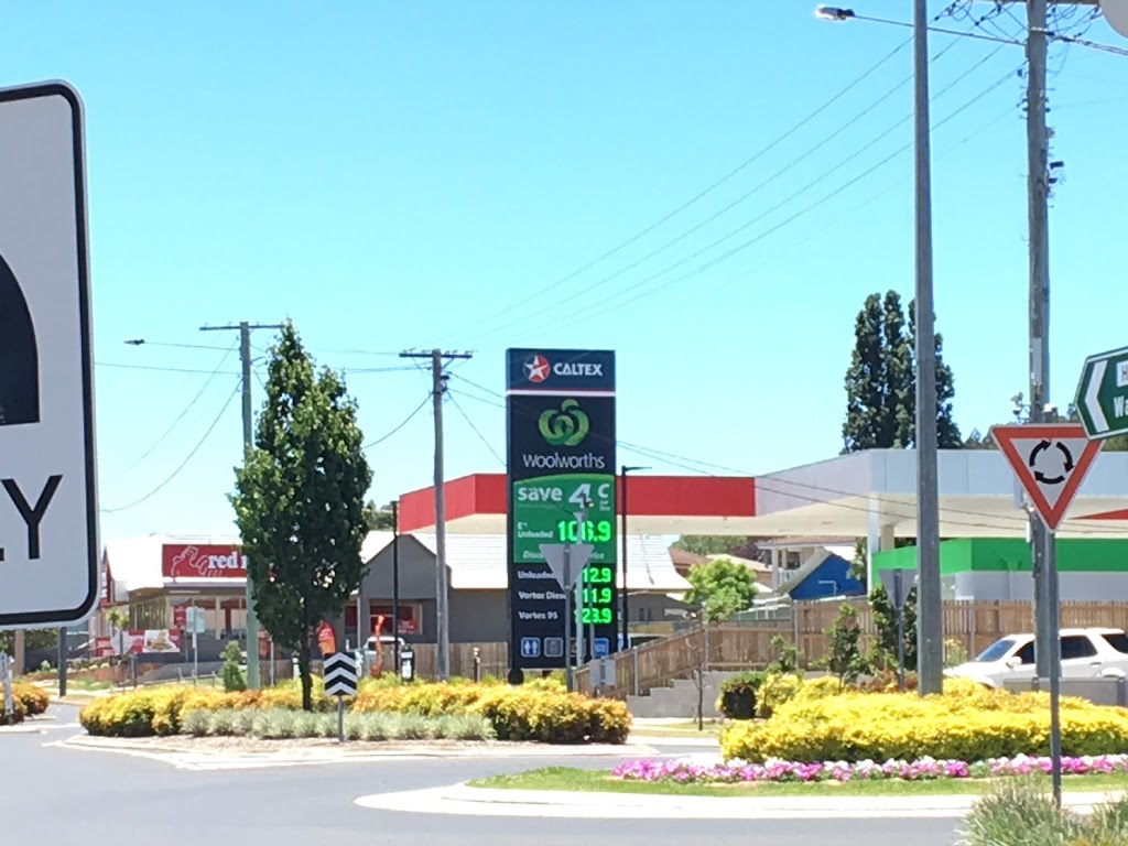 Caltex Woolworths | gas station | 127-129 High St, Stanthorpe QLD 4380, Australia | 1300655055 OR +61 1300 655 055