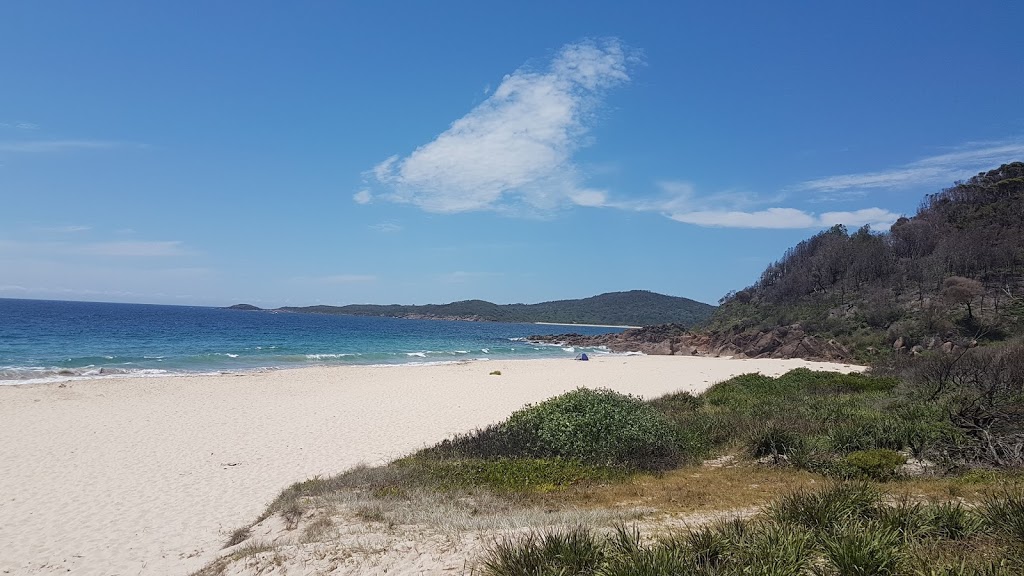 Box Beach | park | Shoal Bay NSW 2315, Australia