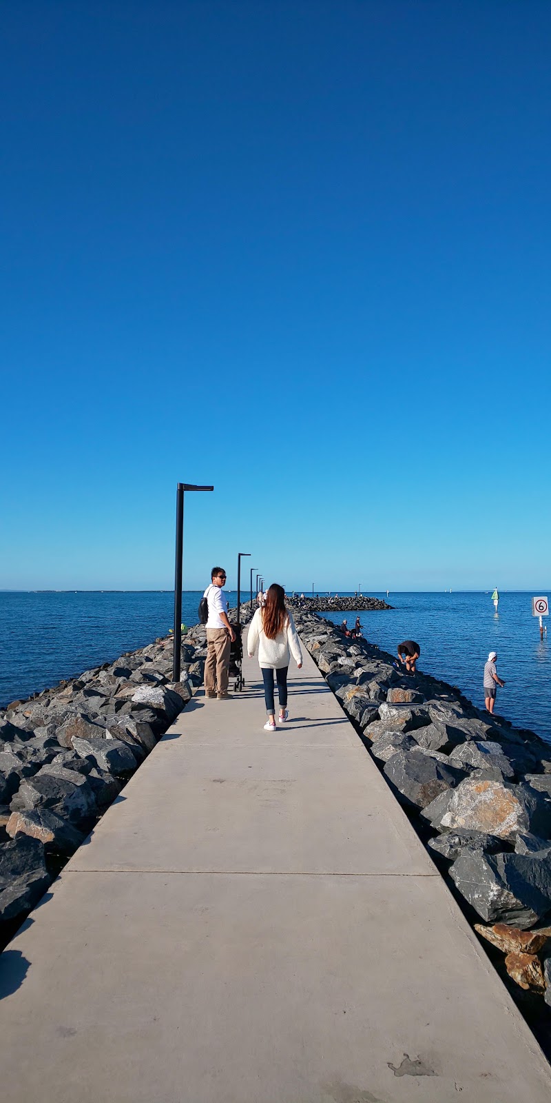 Wynnum Memorial Park | 172 Singer St, Wynnum QLD 4178, Australia | Phone: (07) 3403 8888