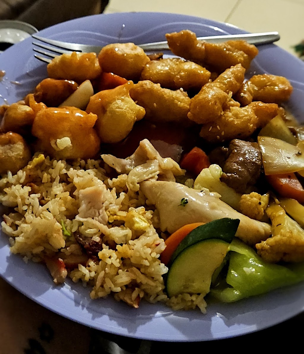 Plainland Golden Lor | 8 Echidna Pl, Plainland QLD 4341, Australia | Phone: (07) 5465 6467