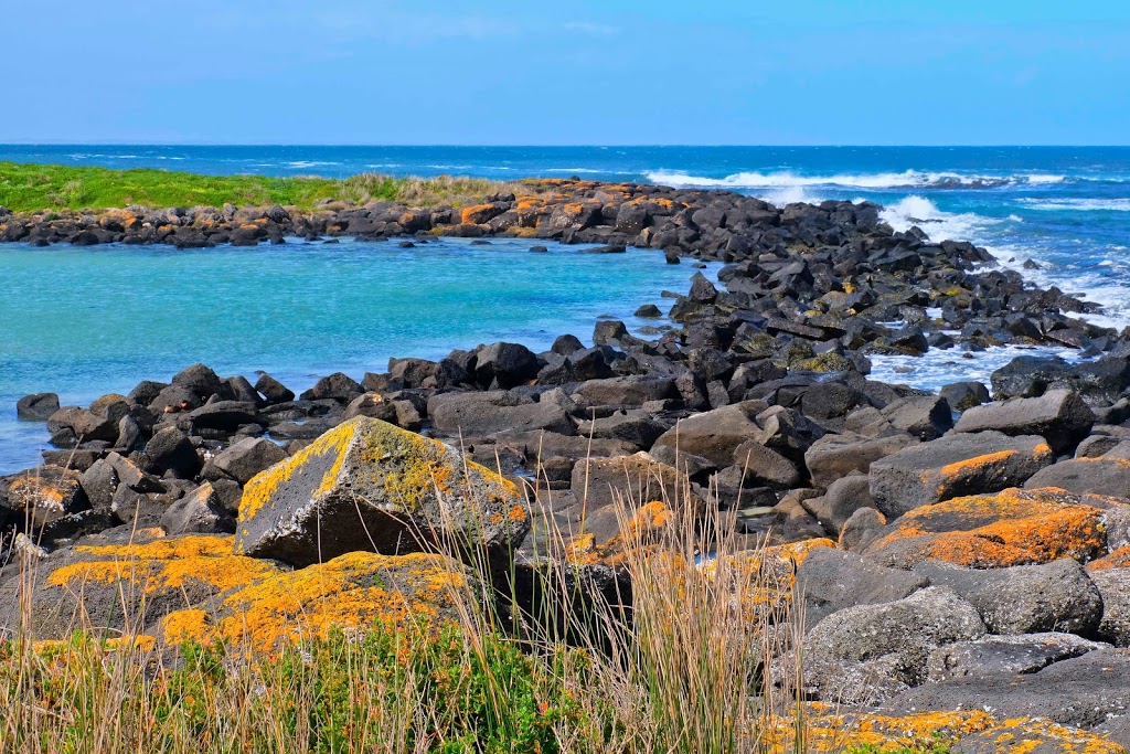 Port Fairy Lighthouse On Griffiths Island | tourist attraction | Port Fairy VIC 3284, Australia | 1300656564 OR +61 1300 656 564