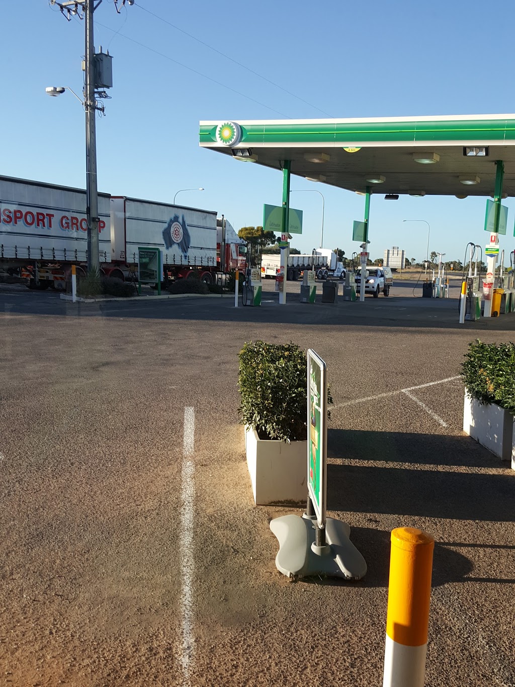 BP | gas station | Sturt Hwy, Blanchetown SA 5357, Australia | 0885405060 OR +61 8 8540 5060