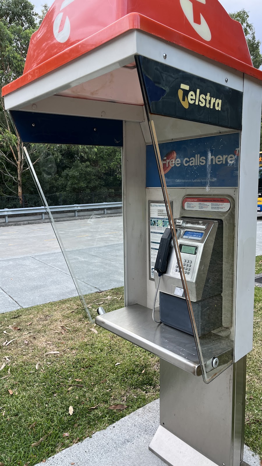 Telstra Payphone | 1370 Waterworks Rd, Enoggera Reservoir QLD 4520, Australia | Phone: 1800 011 433