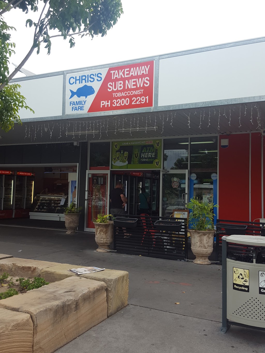 Waratah Drive Fish and Chips Chrise,s Family Fare (CFF) | convenience store | Shop 8/55 Waratah Drive, Chriss Family Fare, (CFF) Dine in or takeaway, Phone Orders for aproved costumers only, Crestmead QLD 4132, Australia | 0732002291 OR +61 7 3200 2291