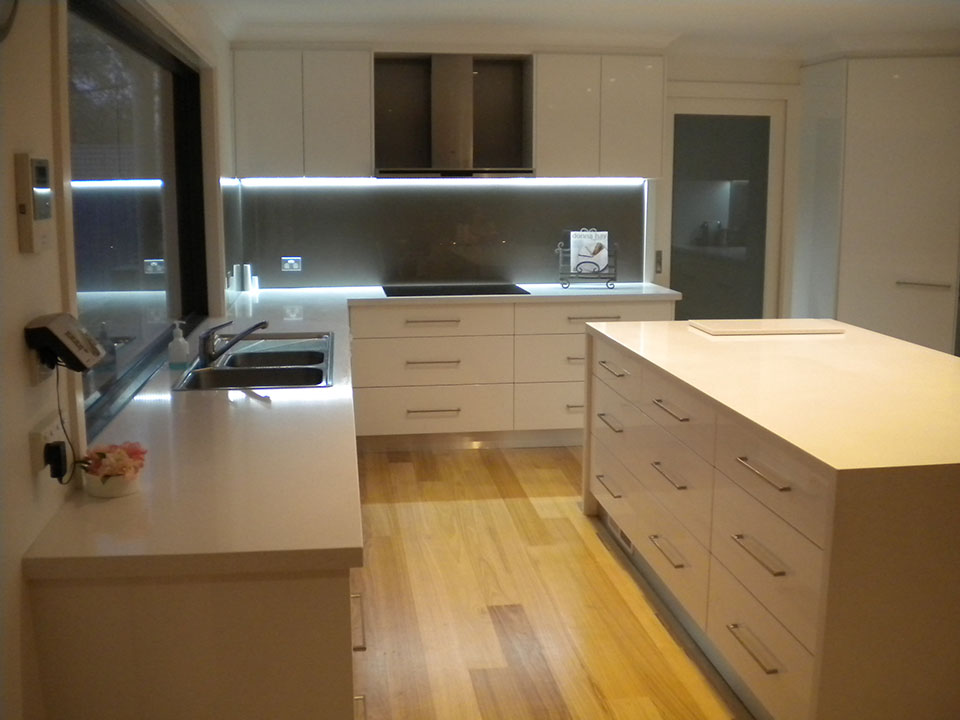 Ricks Cabinets | Unit 37/1-11 Bryants Rd, Dandenong South VIC 3175, Australia | Phone: (03) 9794 9787