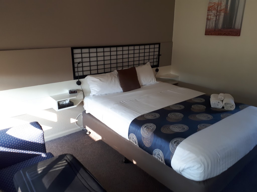 Motel Traralgon | lodging | Princes Hwy &, Lodge Dr, Traralgon VIC 3844, Australia | 0351742241 OR +61 3 5174 2241