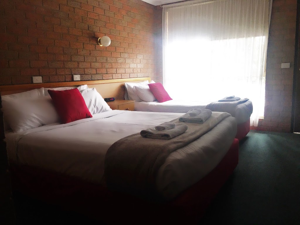 Moama Motel | lodging | 13 Meninya St, Moama NSW 2731, Australia | 0354821079 OR +61 3 5482 1079