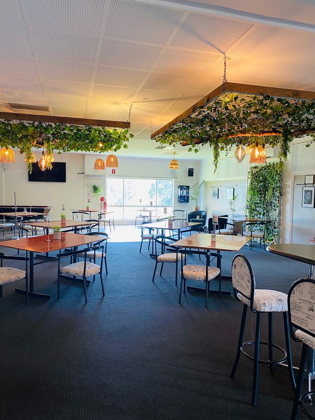 Harden Country Club | restaurant | East St, Harden NSW 2587, Australia | 0263862483 OR +61 2 6386 2483