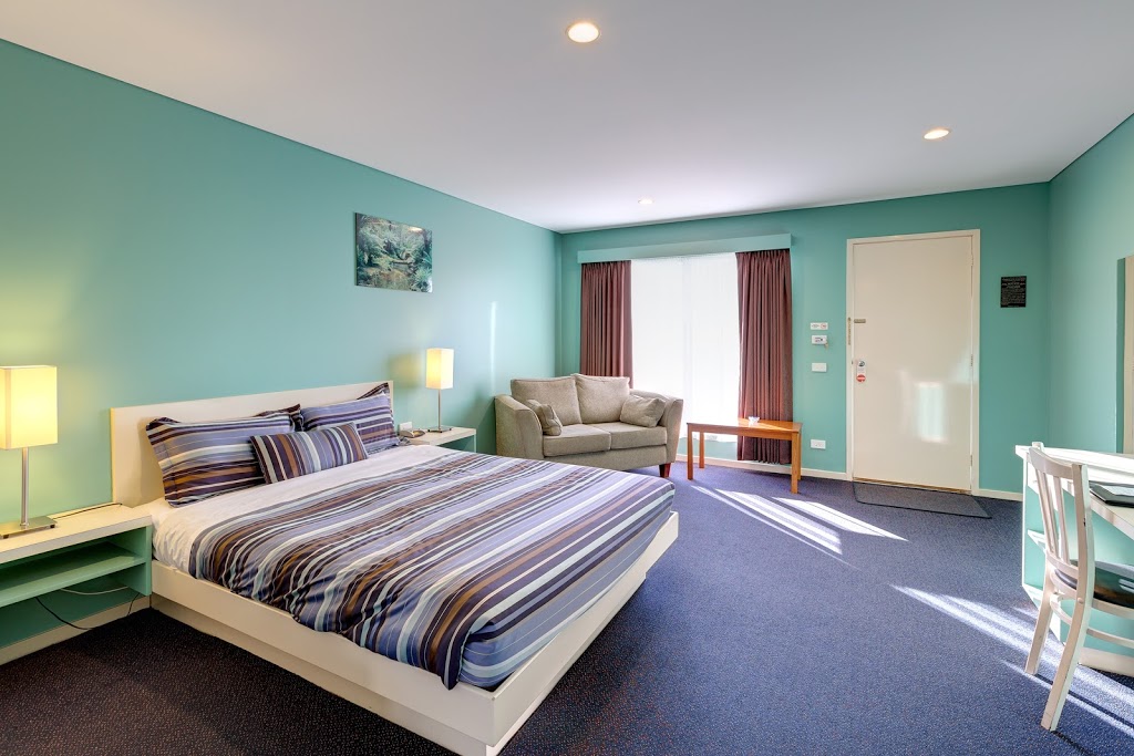 Coastal Motel | lodging | 171 Great Ocean Rd, Apollo Bay VIC 3233, Australia | 0352376681 OR +61 3 5237 6681