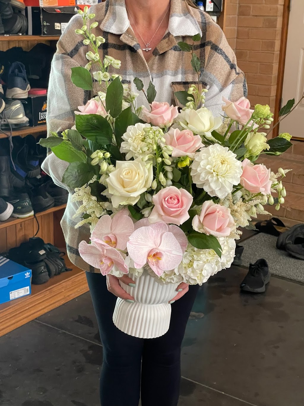 Geelong Flower Boutique | 285 Bluestone Bridge Rd, Lovely Banks VIC 3213, Australia | Phone: 0412 839 459