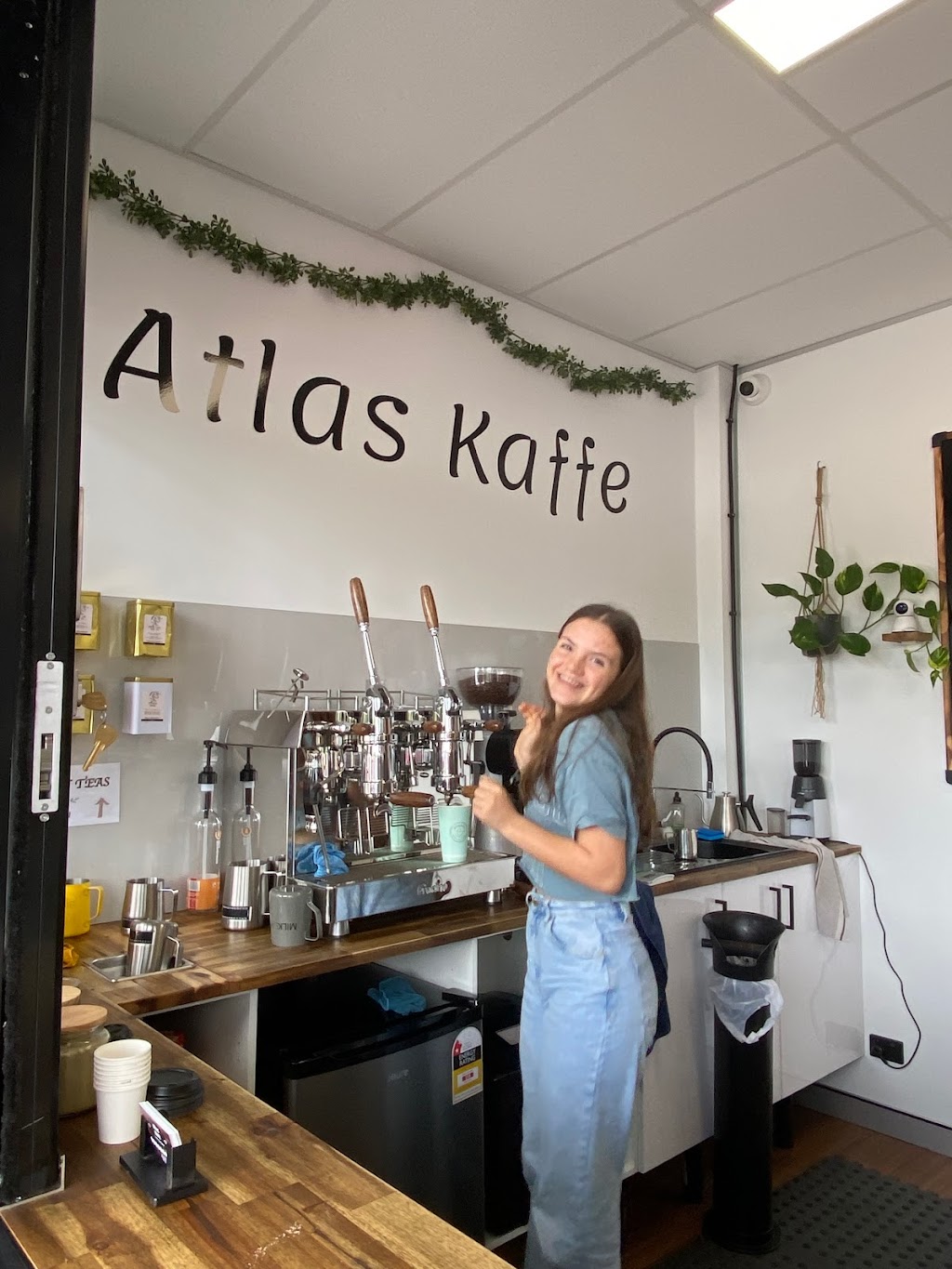 ATLAS KAFFE | cafe | 5 Canopus St, Bridgeman Downs QLD 4035, Australia | 0418577722 OR +61 418 577 722