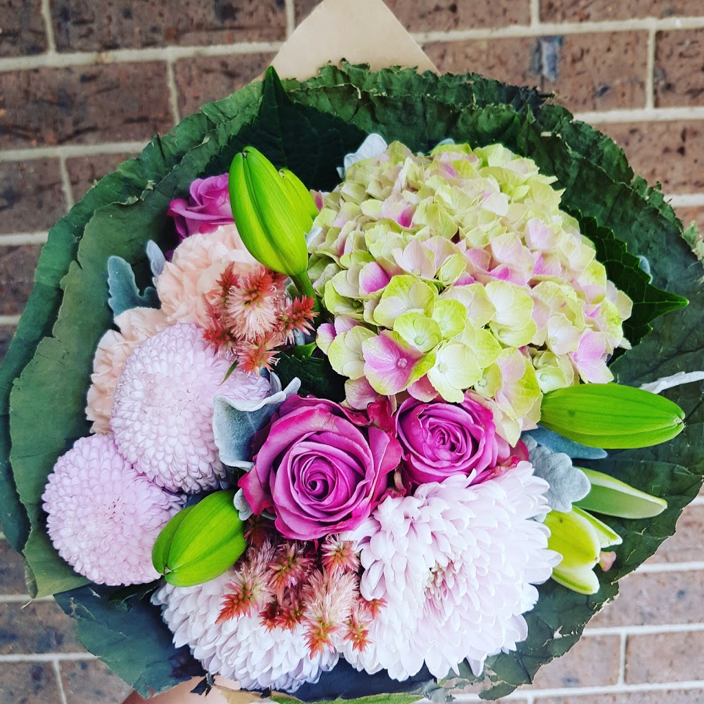 Twisted Tulips | florist | 57 Vonwiller Cres, Theodore ACT 2905, Australia | 0427808254 OR +61 427 808 254