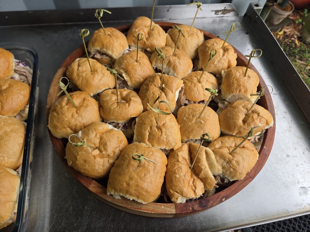 The Grazing Galz | 194 Pacificana Dr, Sussex Inlet NSW 2540, Australia | Phone: 0421 752 203
