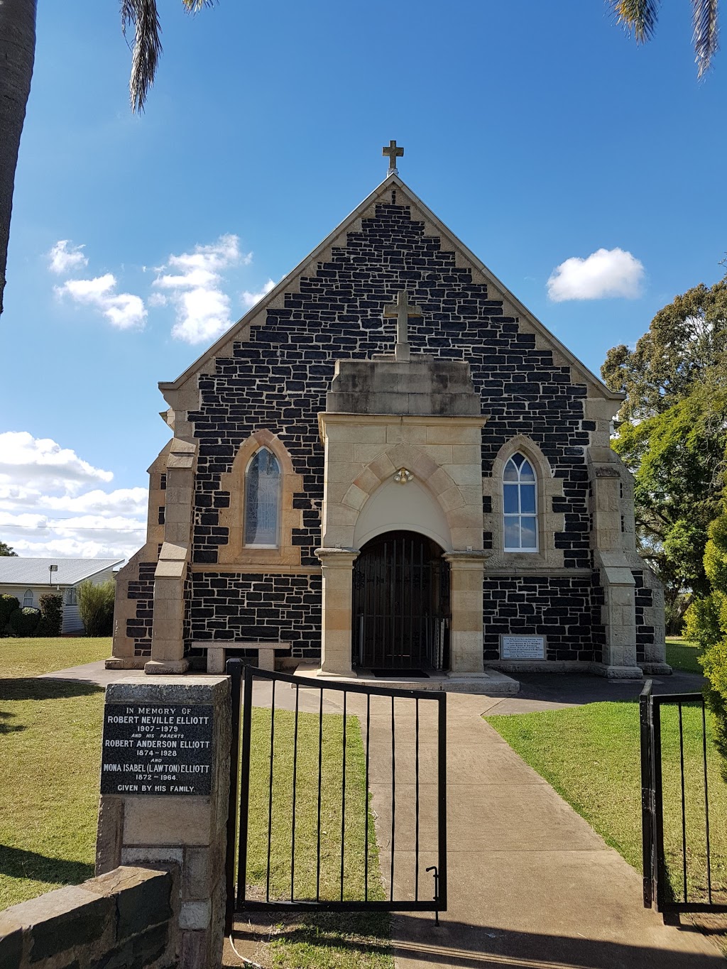 Saint Matthews Anglican Church | church | 11 Beatrice St, Drayton QLD 4350, Australia
