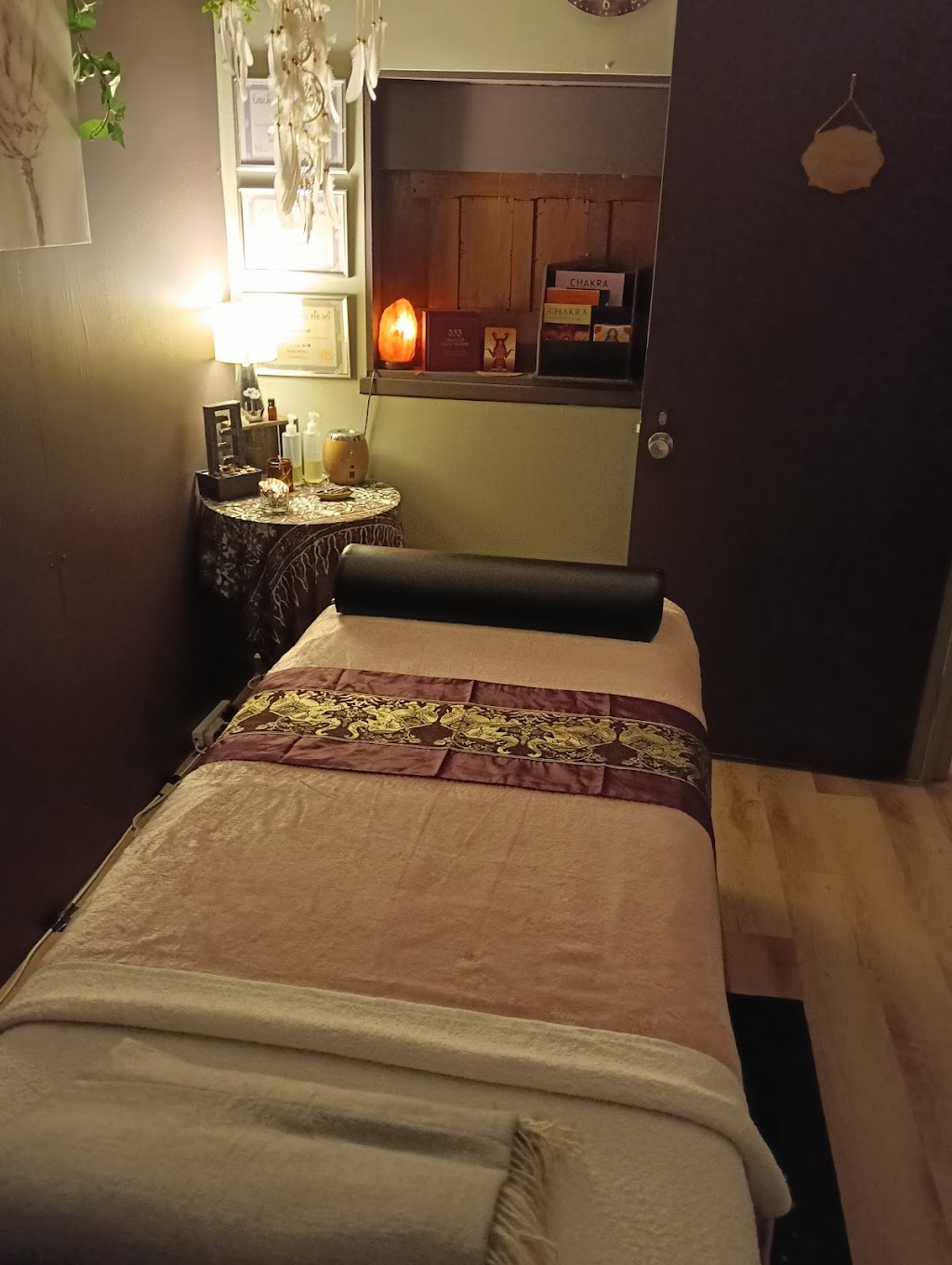 BeeZy Remedial Massage Clinic & Chair Yoga | 1385 Healesville - Koo Wee Rup Rd, Woori Yallock VIC 3139, Australia | Phone: 0466 026 587