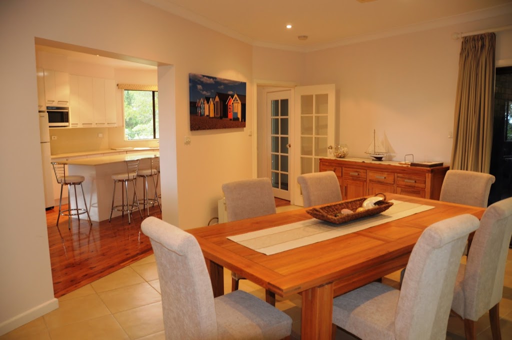 Seaview at MacMasters | lodging | 36 Warri Cres, Macmasters Beach NSW 2250, Australia | 0243821311 OR +61 2 4382 1311