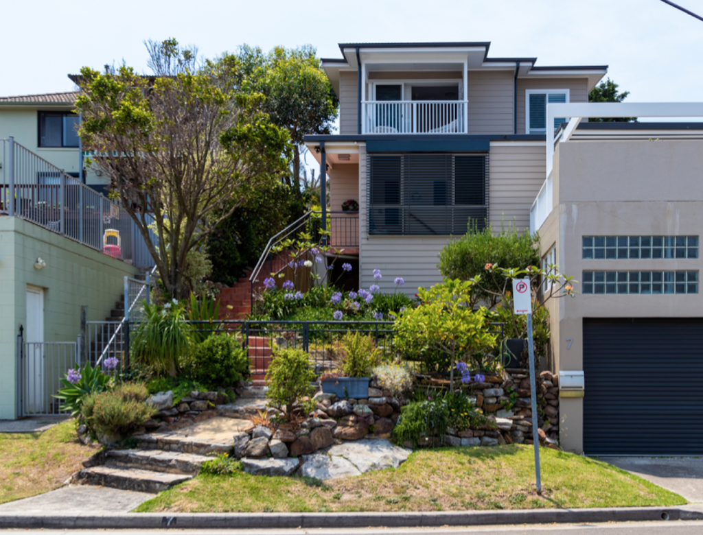 Sealoc Beach House | 7 Ronald Ave, Freshwater NSW 2096, Australia | Phone: 0488 881 100