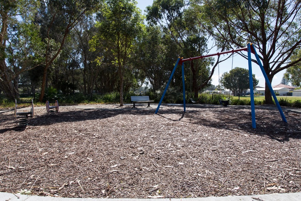 Dobinson Reserve Playground | 1A Pacific Hwy, Blacksmiths NSW 2281, Australia | Phone: (02) 4921 0333
