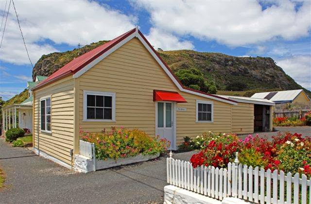 Abbeys The Bakery | lodging | 1a Marshall St, Stanley TAS 7331, Australia | 1800222397 OR +61 1800 222 397