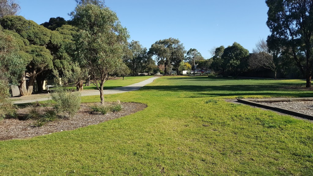 Shawlands Avenue Reserve | park | 48 Shawlands Ave, Blackburn VIC 3130, Australia