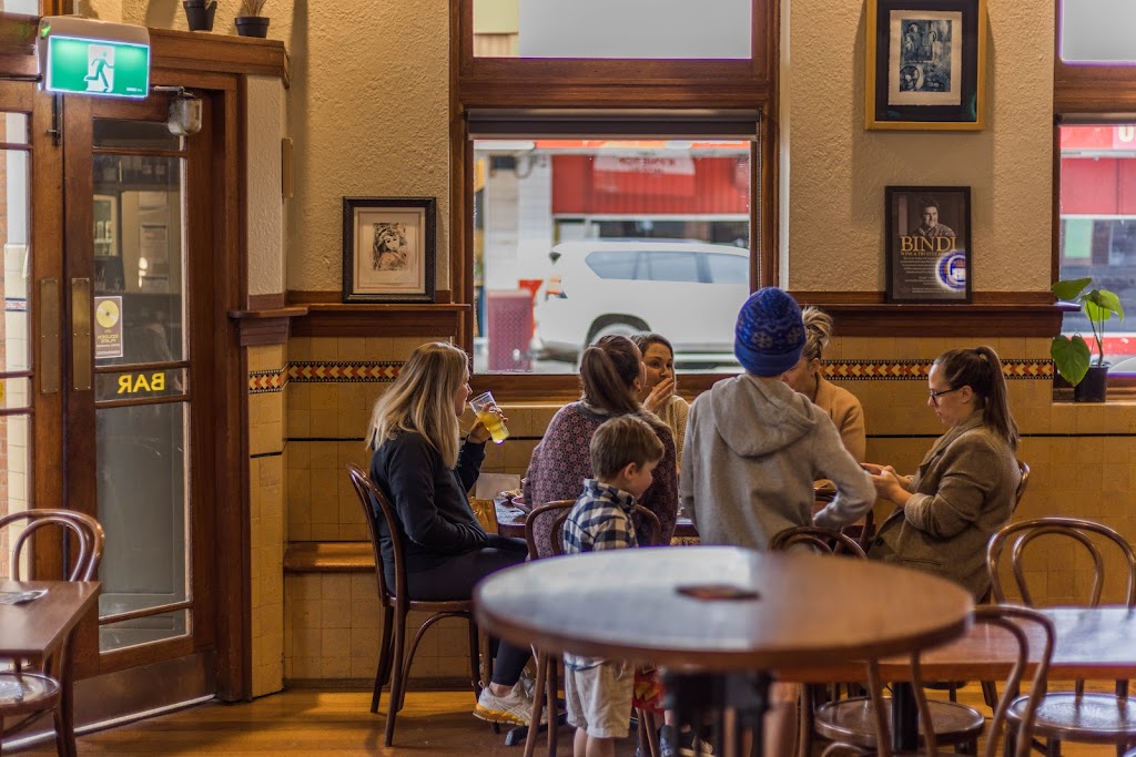 The Kyneton Hotel | 98-100 Mollison St, Kyneton VIC 3444, Australia | Phone: (03) 5422 1040