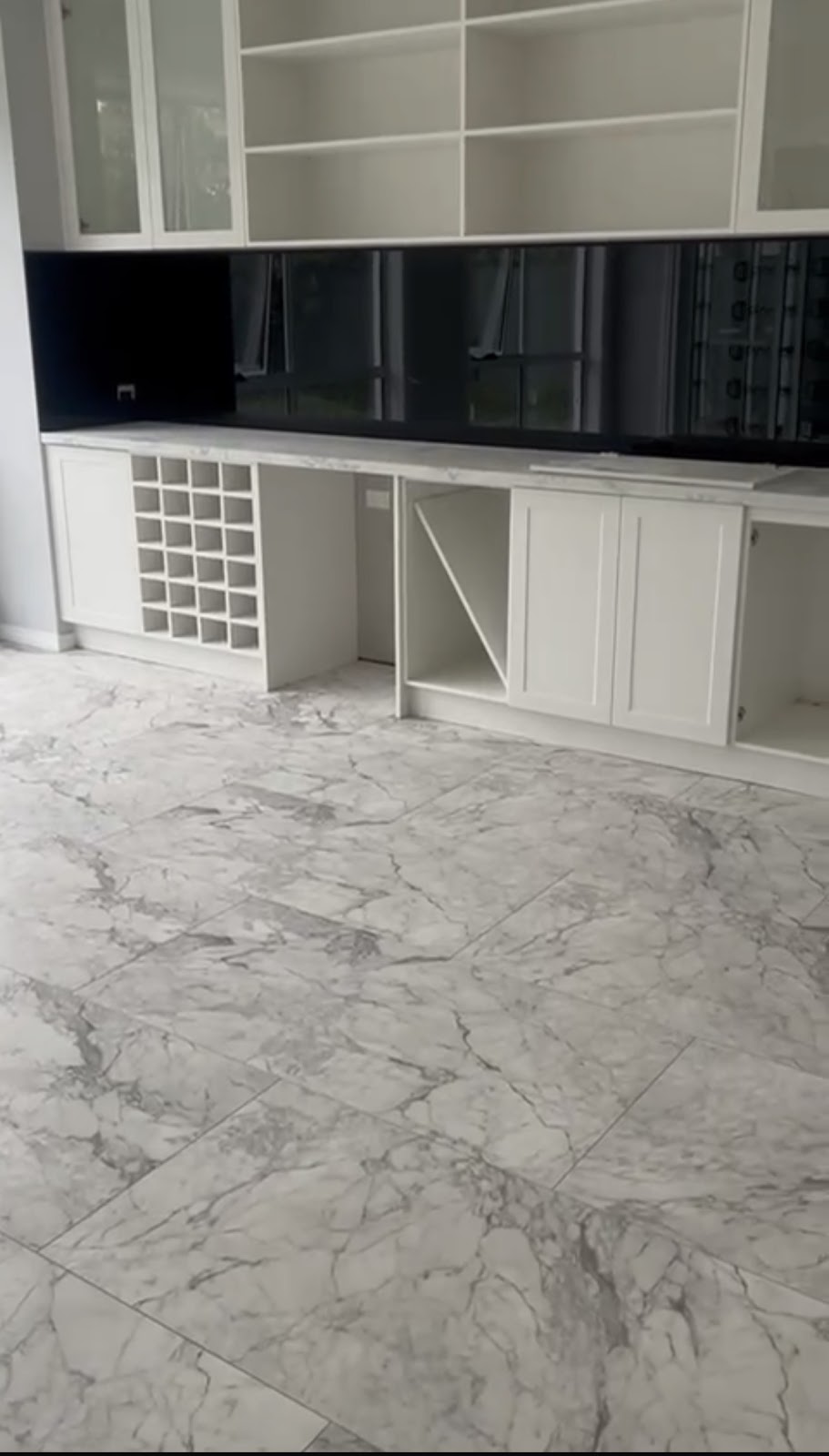J&N Tilers | 3 Bugle Ln, Cranbourne West VIC 3977, Australia | Phone: 0469 828 777
