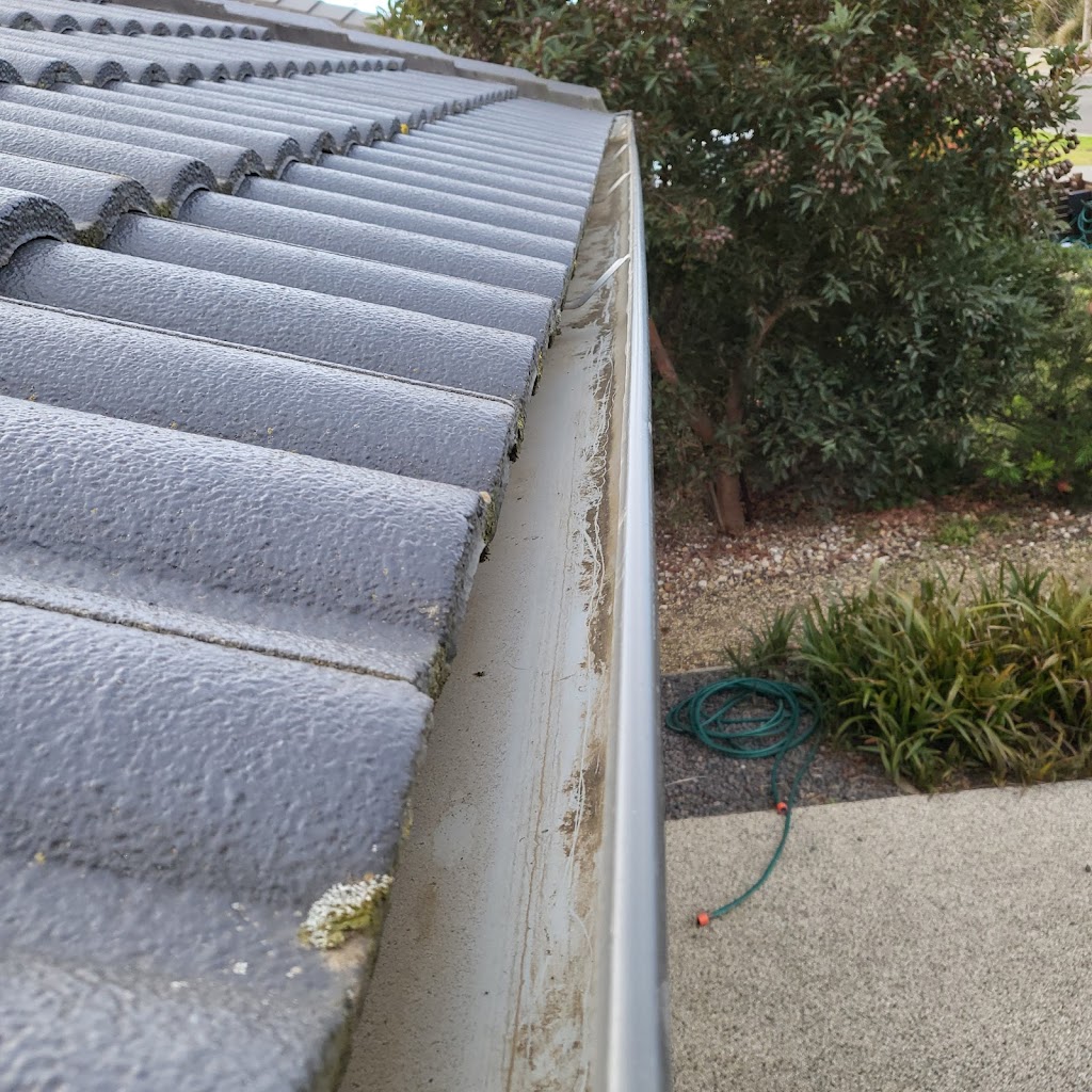 Gutterly clean | 24 McMahon Ave, Armstrong Creek VIC 3217, Australia | Phone: 0405 129 553