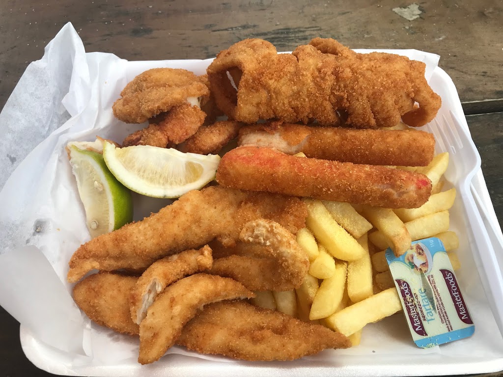 Saviges Seafood | 3/12 First Ave, Bongaree QLD 4507, Australia | Phone: (07) 3410 0084