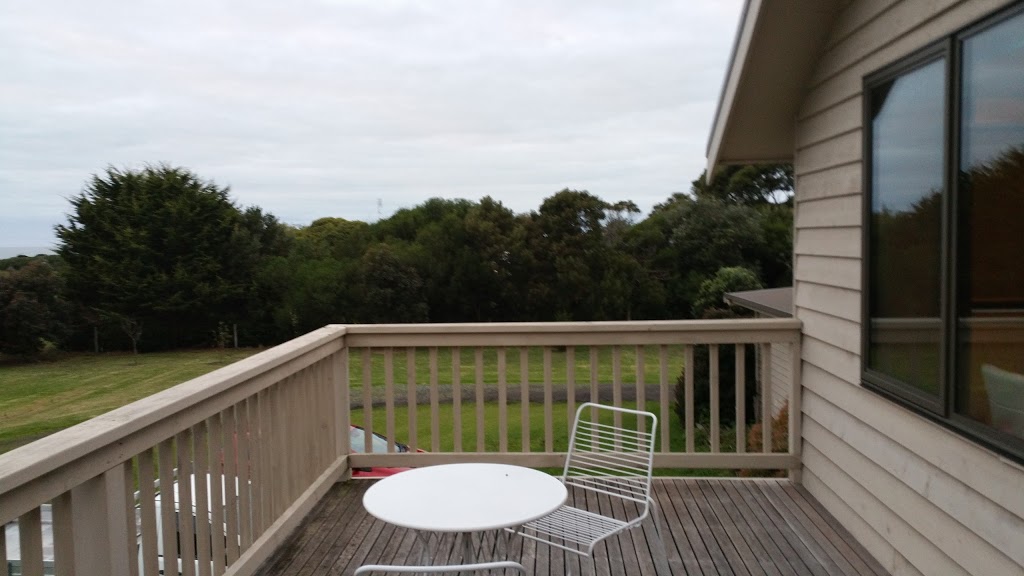 Apollo Bay Beach Break | 20 Gambier St, Apollo Bay VIC 3233, Australia | Phone: (03) 5237 7587