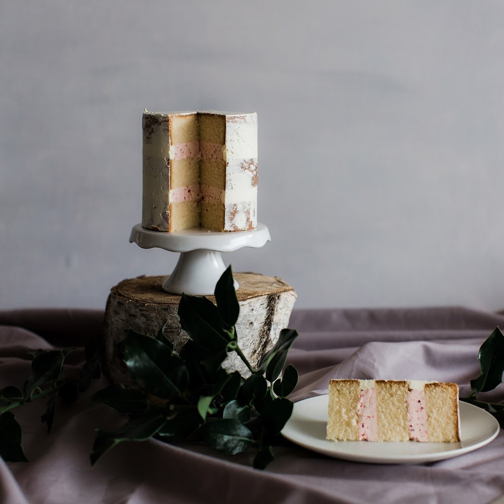 Miss Ladybird Cakes - custom cake studio | bakery | 256 McKinnon Rd, McKinnon VIC 3204, Australia | 0395788485 OR +61 3 9578 8485