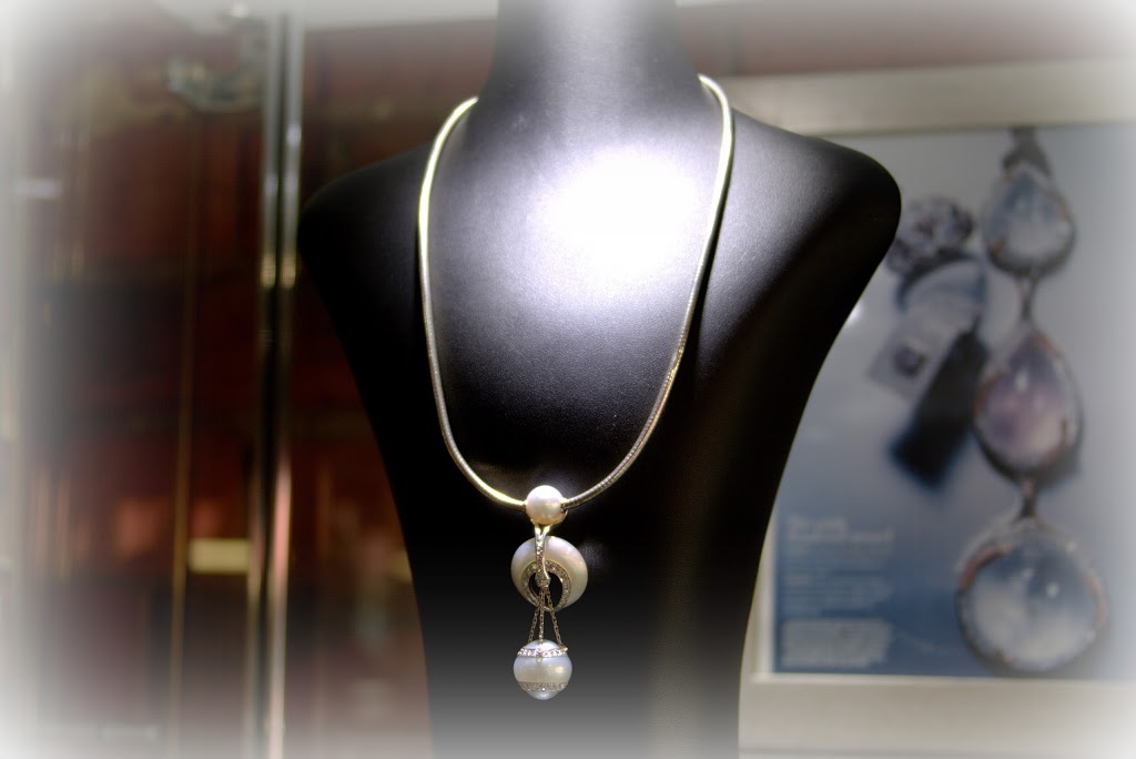 Individual Jewellery | jewelry store | 105 Maling Rd, Canterbury VIC 3126, Australia | 0398302244 OR +61 3 9830 2244