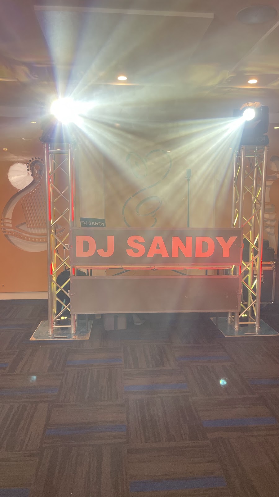 DJ SANDY MELBOURNE | Iris Pl, Pakenham VIC 3810, Australia | Phone: 0469 969 449
