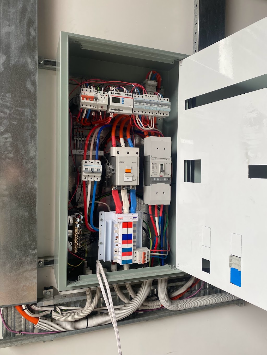Connex Electrical | electrician | 173 Campbell Dr, Mango Hill QLD 4509, Australia | 0474207609 OR +61 474 207 609