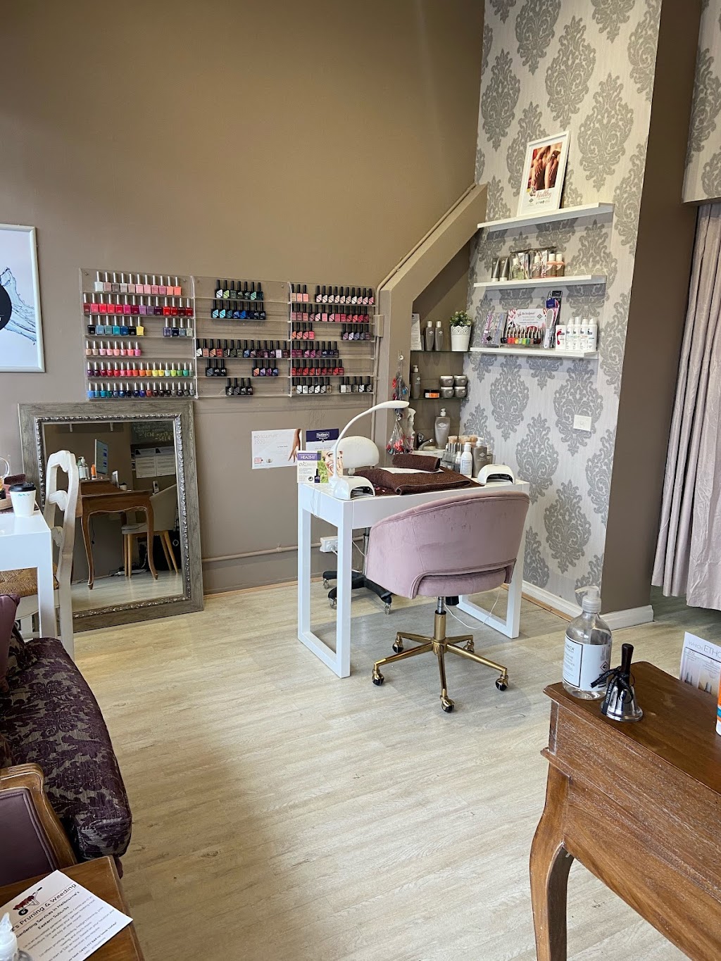 La Petite Salon Pty Ltd | beauty salon | 1C Hamilton St, Mont Albert VIC 3128, Australia | 0398987700 OR +61 3 9898 7700