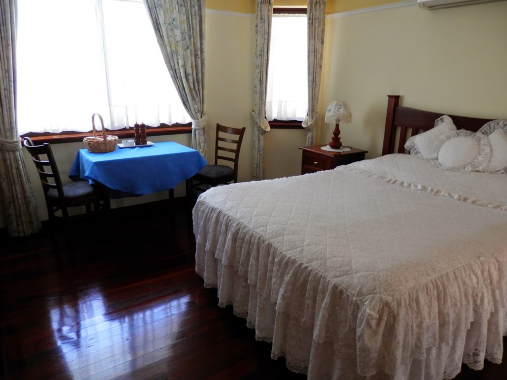 The Hideaway Luxury Bed & Breakfast Perth | 80 Carawatha Ave, Mount Nasura WA 6112, Australia | Phone: (08) 9399 2217