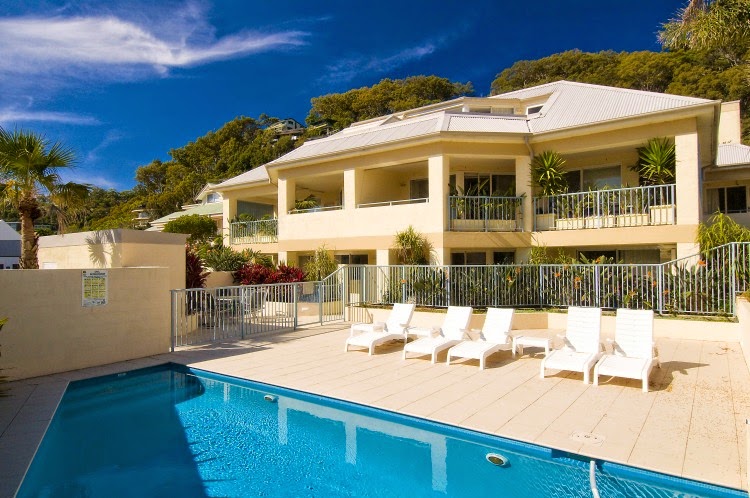 Iluka Apartments by Beach Stays | 39 Iluka Rd, Palm Beach NSW 2108, Australia | Phone: 0424 153 500