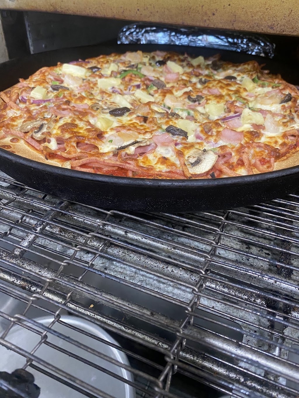Smokin joe’s Pizza & Grill (Seymour) | 8 Tallarook St, Seymour VIC 3660, Australia | Phone: (03) 5756 3628