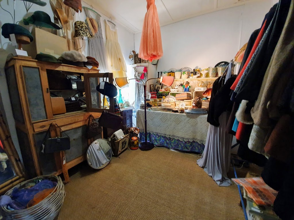 Jills Vintage | clothing store | 9 Petticoat Ln, Penola SA 5277, Australia | 0438112000 OR +61 438 112 000