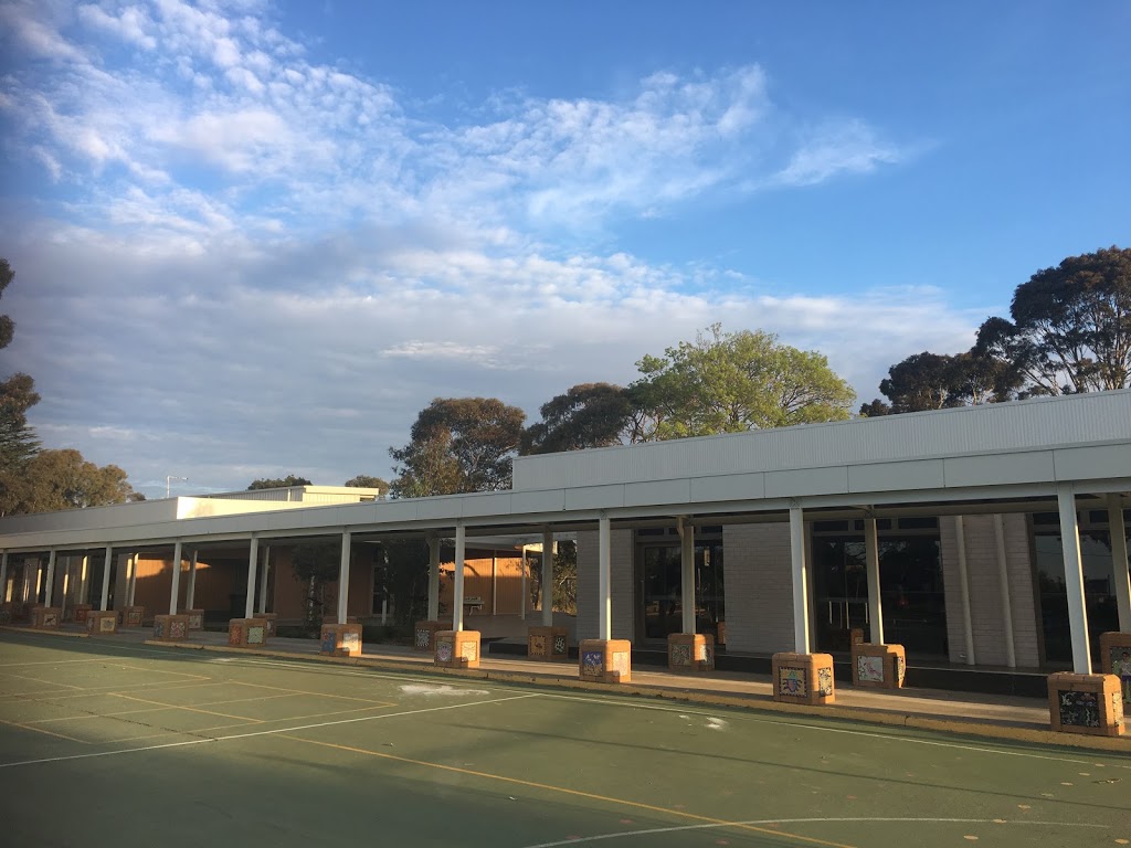 Parkhill Primary School | school | 4A Parkhill Dr, Ashwood VIC 3147, Australia | 0398072239 OR +61 3 9807 2239